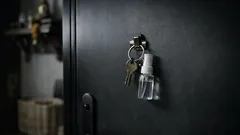 ไอเดียจัดระเบียบบ้านด้วยคลิปแม่เหล็กชิ้นเดียว บ้านโล่งขึ้นแบบไม่ต้องเจาะผนัง